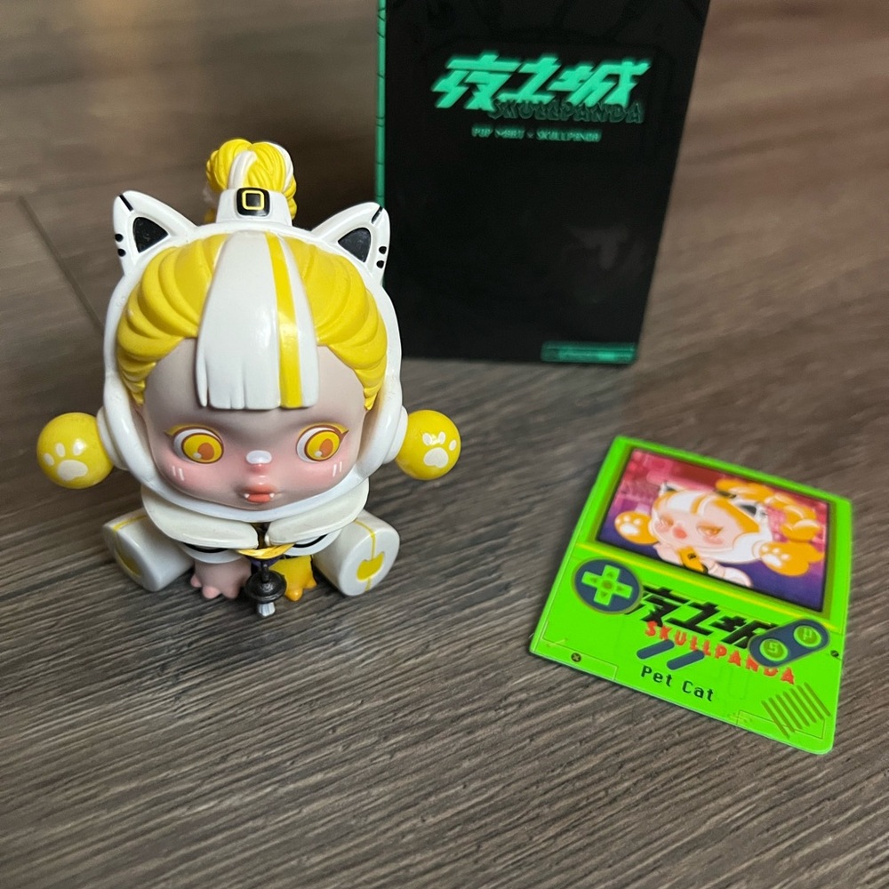 POP MART Skullpanda Pet Cat
Collectible Figure with Box and Card